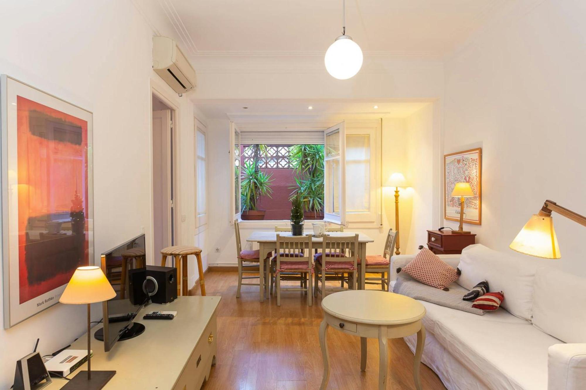 Fantastic Apartment Near Placa Francesc Macia In L'Eixample Esquerra Barcelona Luaran gambar